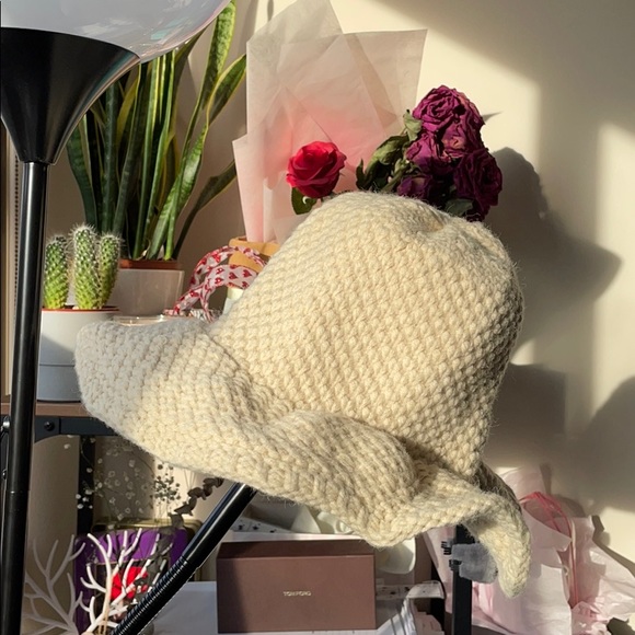 ✨Hats in this closet: Two for $15 - Picture 1 of 3